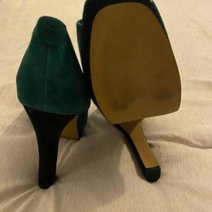 Rosegold Green & Black Suede Heels